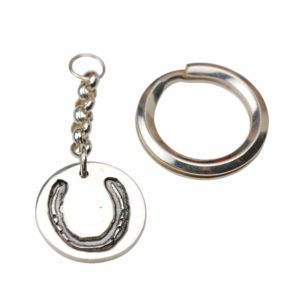 Silver circle keyring with horse shoe